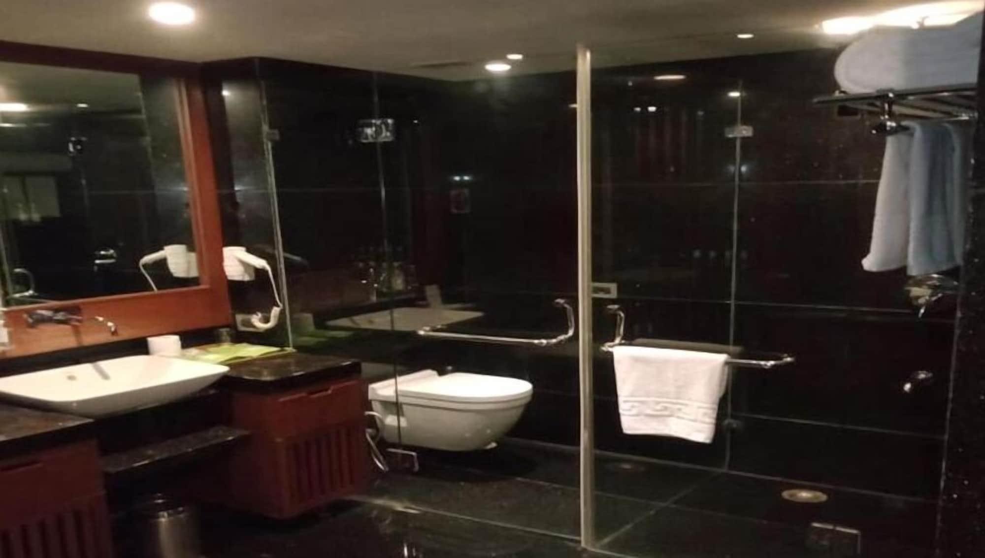 Royal Orchid Central Kireeti Hampi, Hospet Dış mekan fotoğraf