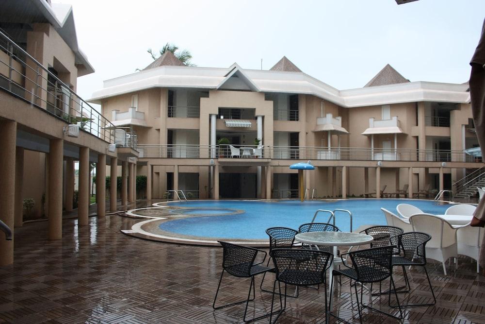 Royal Orchid Central Kireeti Hampi, Hospet Dış mekan fotoğraf