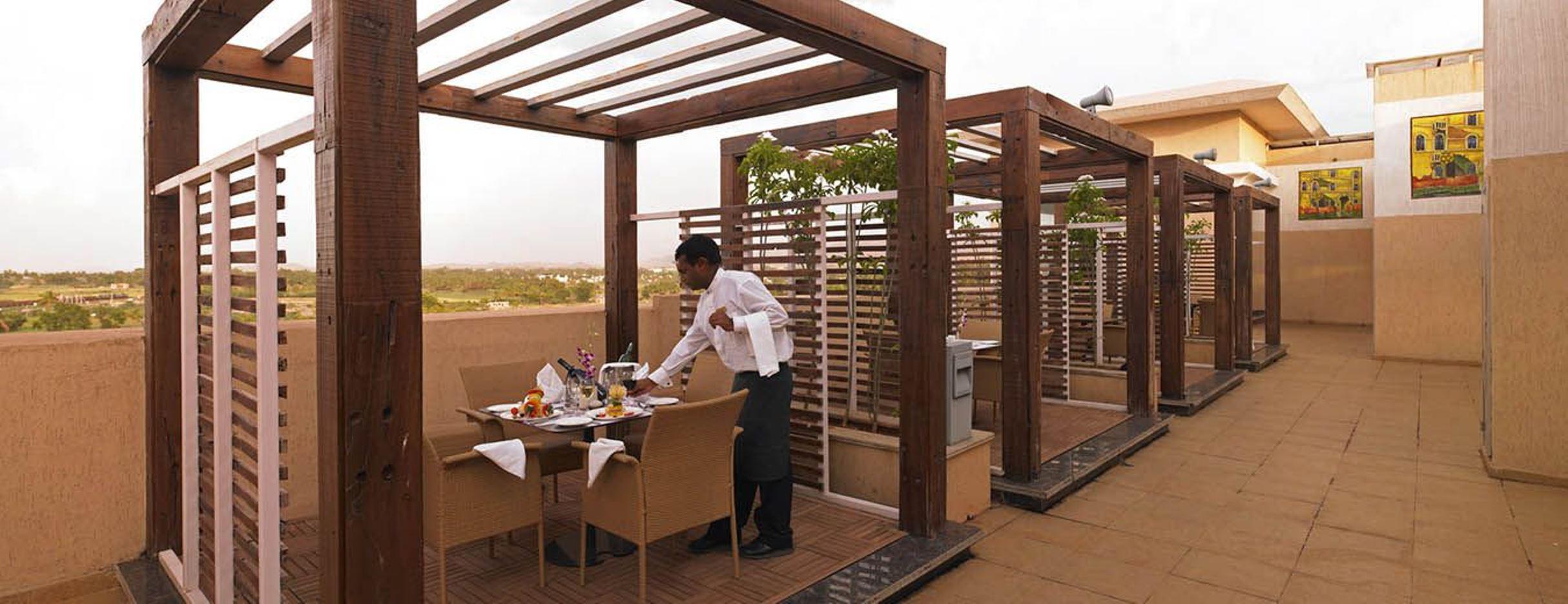 Royal Orchid Central Kireeti Hampi, Hospet Dış mekan fotoğraf