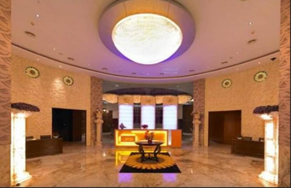 Royal Orchid Central Kireeti Hampi, Hospet Dış mekan fotoğraf
