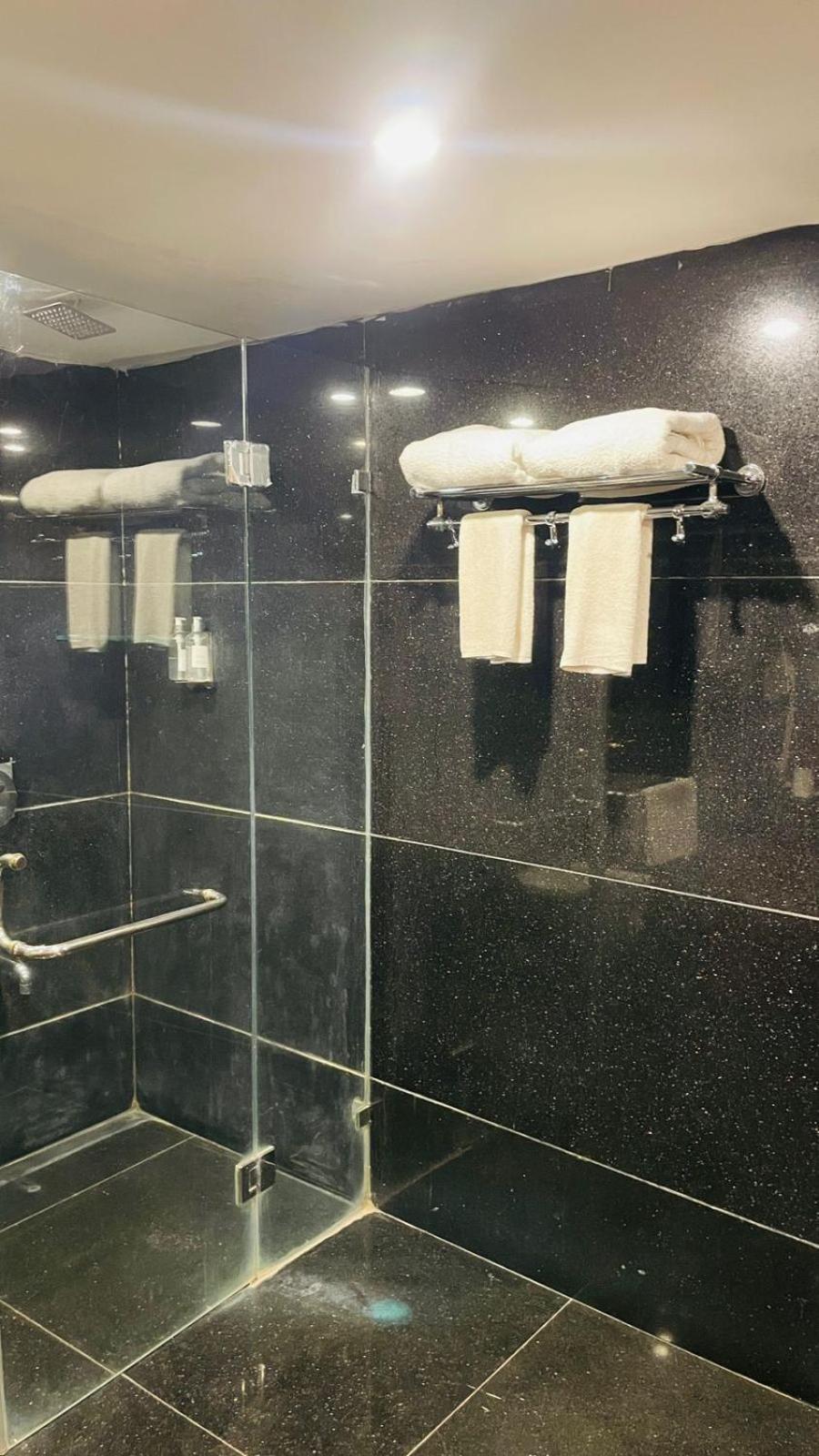 Royal Orchid Central Kireeti Hampi, Hospet Dış mekan fotoğraf