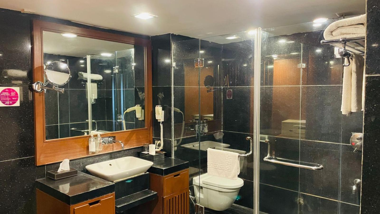 Royal Orchid Central Kireeti Hampi, Hospet Dış mekan fotoğraf