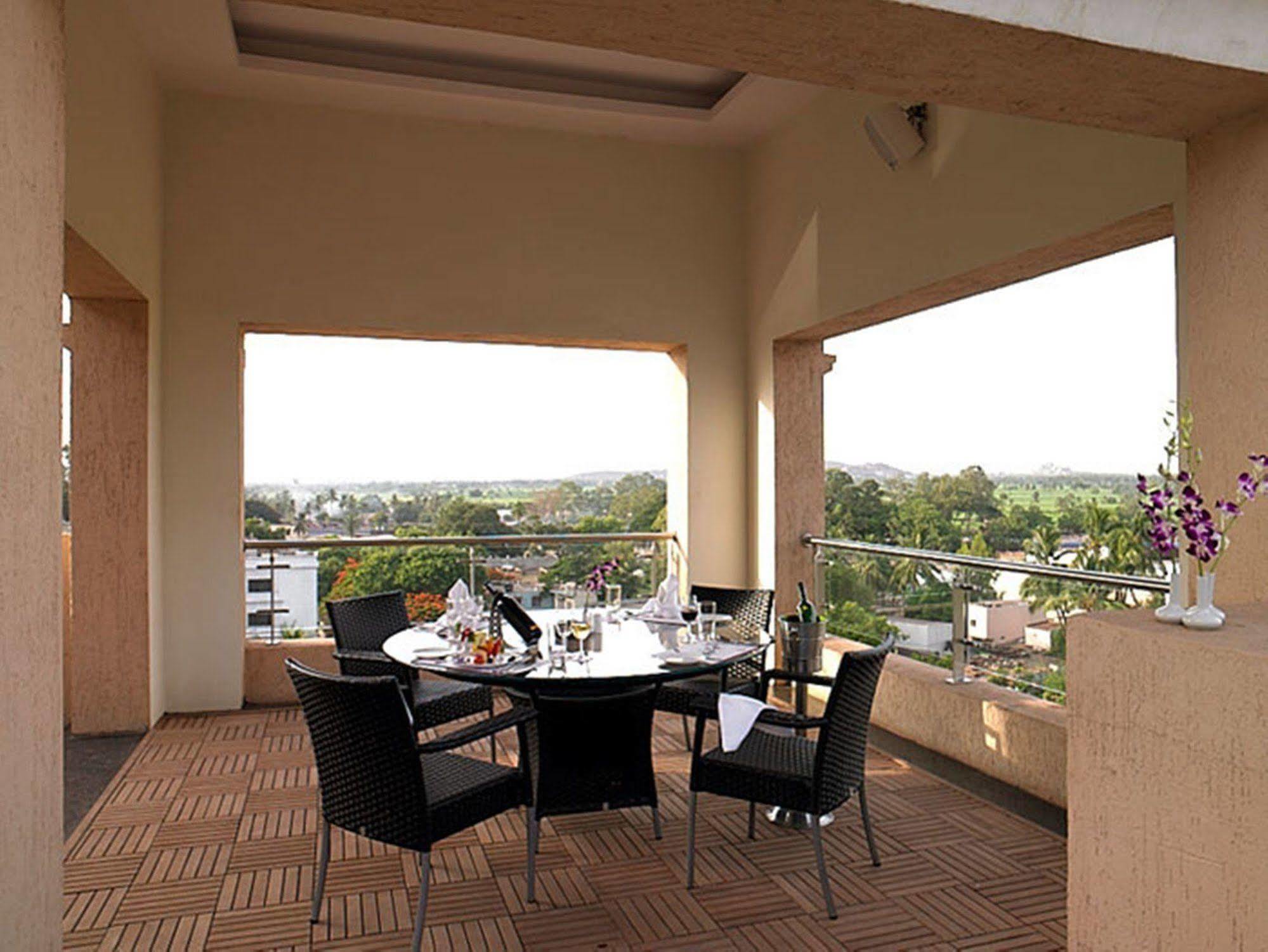 Royal Orchid Central Kireeti Hampi, Hospet Dış mekan fotoğraf