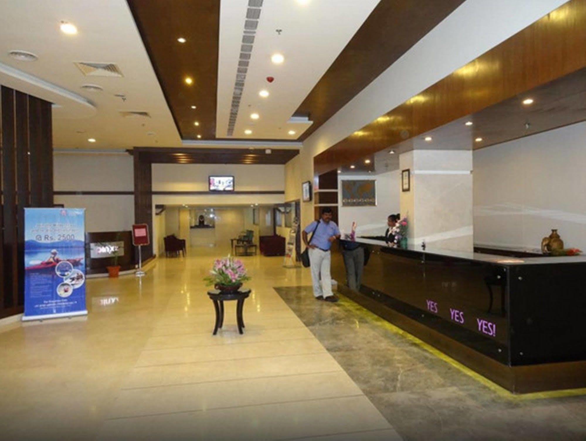 Royal Orchid Central Kireeti Hampi, Hospet Dış mekan fotoğraf