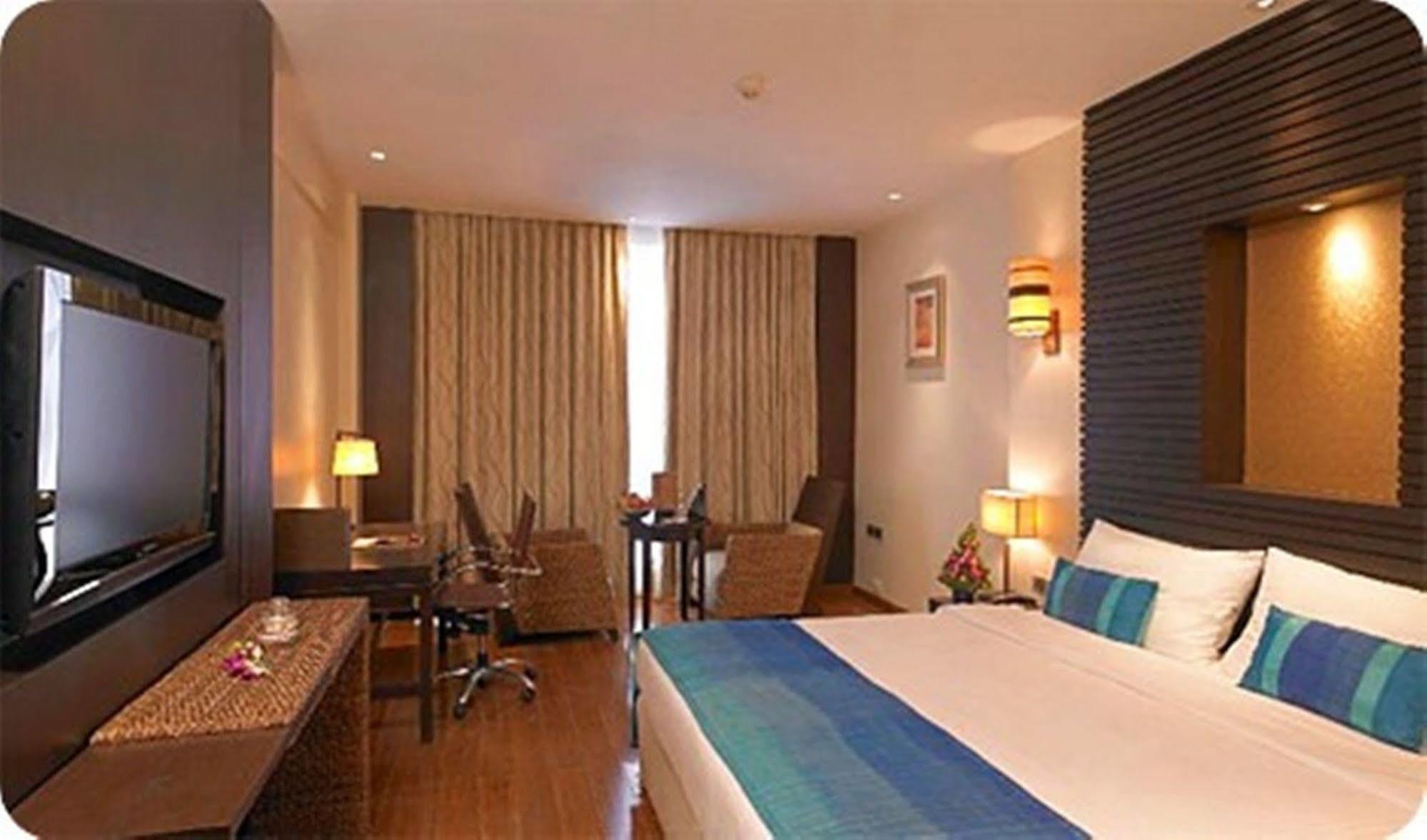 Royal Orchid Central Kireeti Hampi, Hospet Dış mekan fotoğraf
